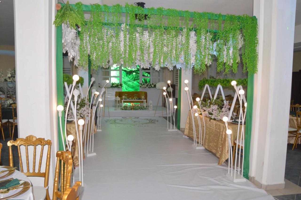 Hotel Vallee Des Princes Дуала Экстерьер фото