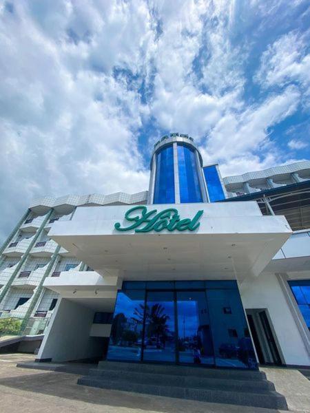 Hotel Vallee Des Princes Дуала Экстерьер фото
